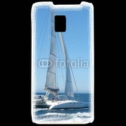 Coque LG P990 Catamaran en mer