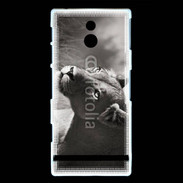 Coque Sony Xperia U Lionne en noir et blanc
