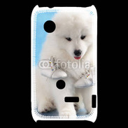 Coque Sony Xperia Typo Chien blanc et paire de chaussons