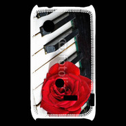 Coque Sony Xperia Typo Rose sur un piano