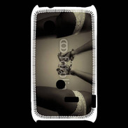 Coque Sony Xperia Typo Femme et menottes