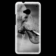 Coque HTC One Elephant d'Afrique en noir et blanc