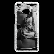 Coque HTC One Mains liées