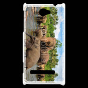 Coque HTC Windows Phone 8S Groupe d'éléphants à la rivière
