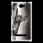 Coque HTC Windows Phone 8S Lionne sur une dune