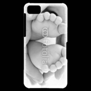 Coque Blackberry Z10 Pieds de bébé noir et blanc