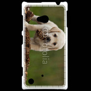 Coque Nokia Lumia 720 Chiot labrador avec pomme de pin