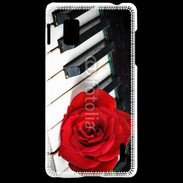 Coque LG Optimus G Rose sur un piano