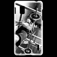 Coque LG Optimus G Femme sur un banc de musculation