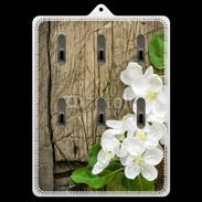 Porte clés Fleurs sur fond en bois