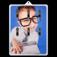 Porte clés jeune Geek avec clavier
