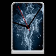 Pendule de bureau Femme en fumée de cigarette