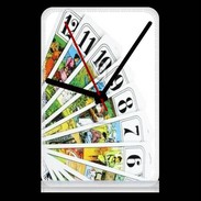 Pendule de bureau Cartes de tarot sur fond blanc