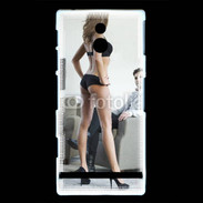 Coque Sony Xperia P Femme debout en lingerie sexy devant homme 