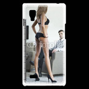 Coque LG Optimus L9 Femme debout en lingerie sexy devant homme 