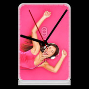 Pendule de bureau Femme asiatique glamour qui danse