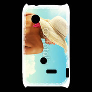 Coque Sony Xperia Typo Femme à chapeau de plage