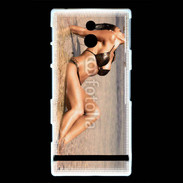 Coque Sony Xperia P Femme brune en bikini à la plage