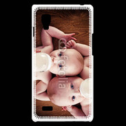 Coque LG Optimus L9 Bébés avec biberons