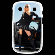 Coque Blackberry Bold 9900 Femme blonde sexy voiture noire