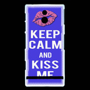 Coque Sony Xperia P Keep Calm Kiss me Bleu