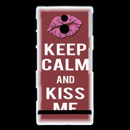 Coque Sony Xperia P Keep Calm Kiss me Brique