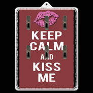 Porte clés Keep Calm Kiss me Brique