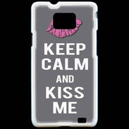 Coque Samsung Galaxy S2 Keep Calm Kiss me Gris