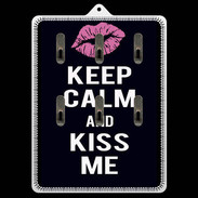 Porte clés Keep Calm Kiss me Noir