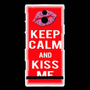 Coque Sony Xperia P Keep Calm Kiss me Rouge
