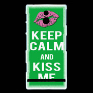 Coque Sony Xperia P Keep Calm Kiss me Vert
