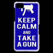 Coque Blackberry Z10 Keep Calm Take a gun Bleu