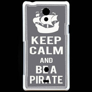 Coque Sony Xperia T Keep Calm Be a Pirate Gris
