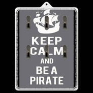 Porte clés Keep Calm Be a Pirate Gris