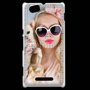 Coque Sony Xperia M Femme glamour avec chihuahua
