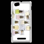 Coque Sony Xperia M Pyramide de bouteilles de parfums