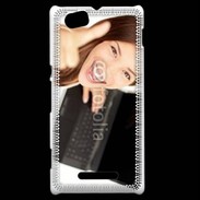 Coque Sony Xperia M Femme souriante ordinateur