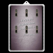 Porte clés Pêché stupidité Violet Citation Oscar Wilde