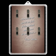 Porte clés Survie valeur Rouge Citation Oscar Wilde