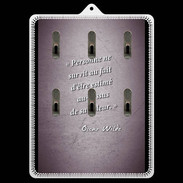 Porte clés Survie valeur Violet Citation Oscar Wilde
