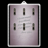 Porte clés Tentation Rose Citation Oscar Wilde