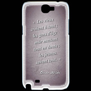 Coque Samsung Galaxy Note 2 Les vieux Violet Citation Oscar Wilde
