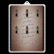 Porte clés Trop moderne Rouge Citation Oscar Wilde