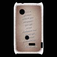 Coque Sony Xperia Typo Gens attrayants Rouge Citation Oscar Wilde