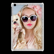 Coque iPadMini Femme glamour avec chihuahua