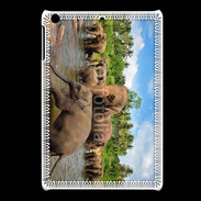 Coque iPadMini Groupe d'éléphants à la rivière