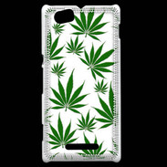 Coque Sony Xperia M Feuille de cannabis sur fond blanc