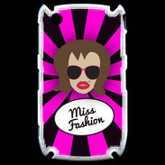 Coque Blackberry 8520 Miss Fashion Chatain