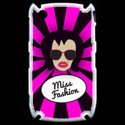 Coque Blackberry 8520 Miss Fashion Brune