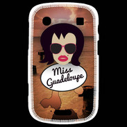 Coque Blackberry Bold 9900 Miss Guadeloupe Brune